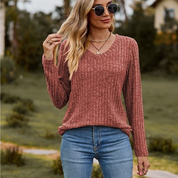 Classic Chic Ribbed V-Neck Sweaters - Picture 2 of 4